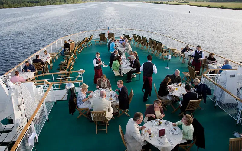 cruise on volga river