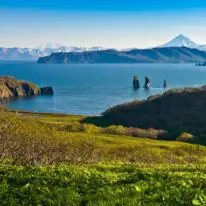 Kamchatka trekking tour Russia bears and volcanoes