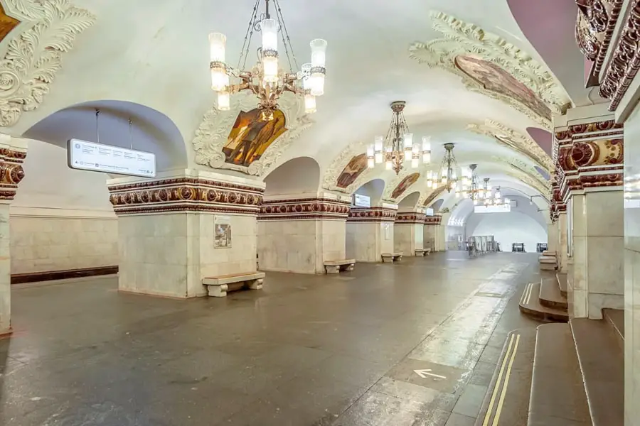 Moscow metro subway tour