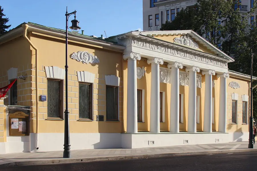 Russian-Writers-Leo-Tolstoy-State-Museum